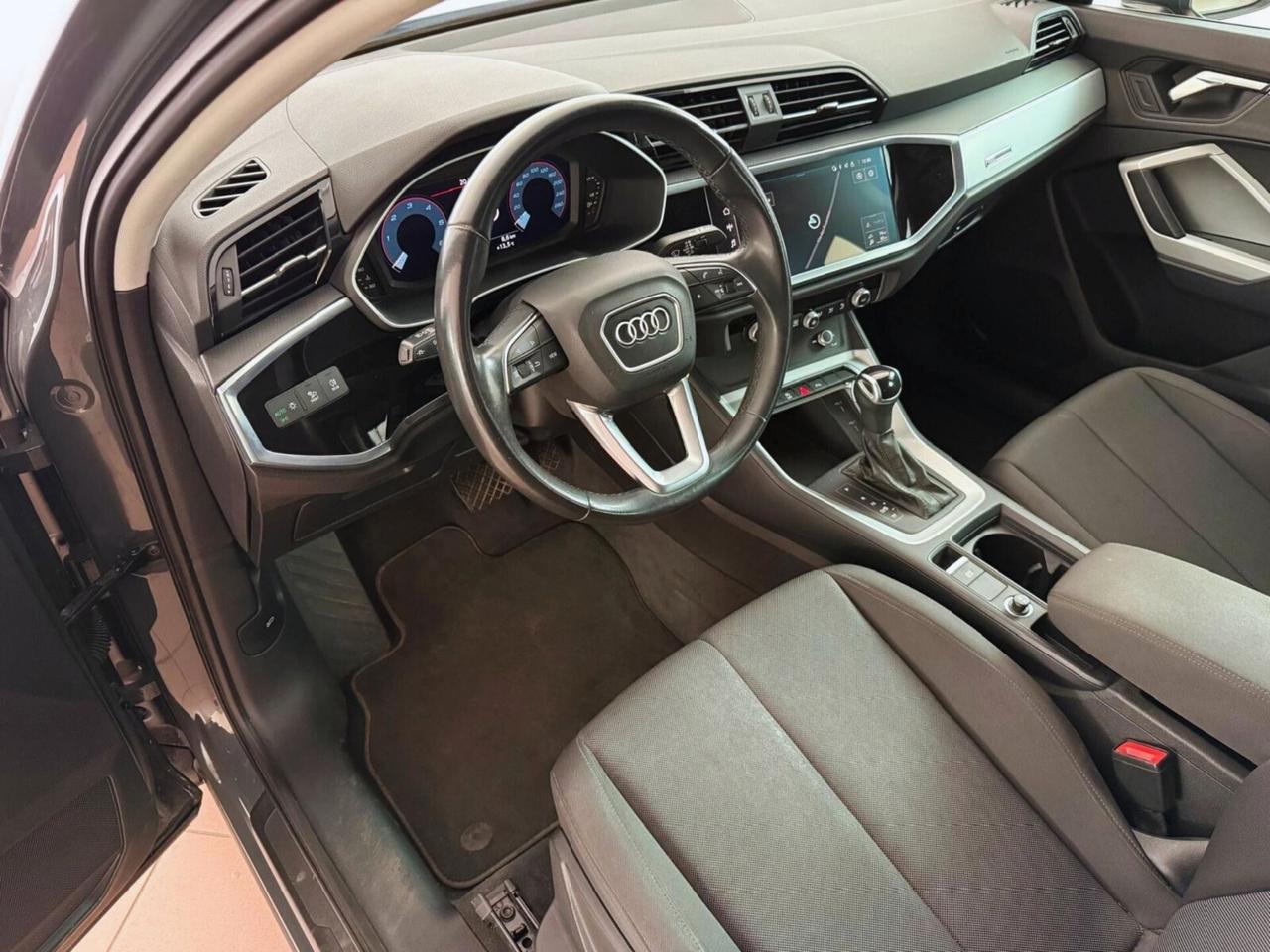 Audi Q3 35 TDI S tronic Business