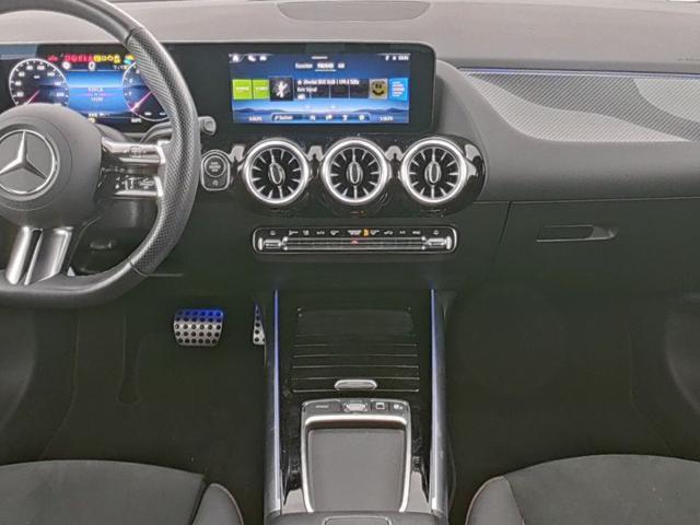 MERCEDES-BENZ GLA 180 Automatic AMG Line Advanced Plus