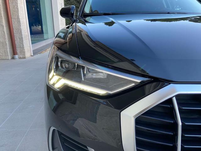 AUDI Q3 35 2.0 TDI S tronic Business Advanced COCKPIT