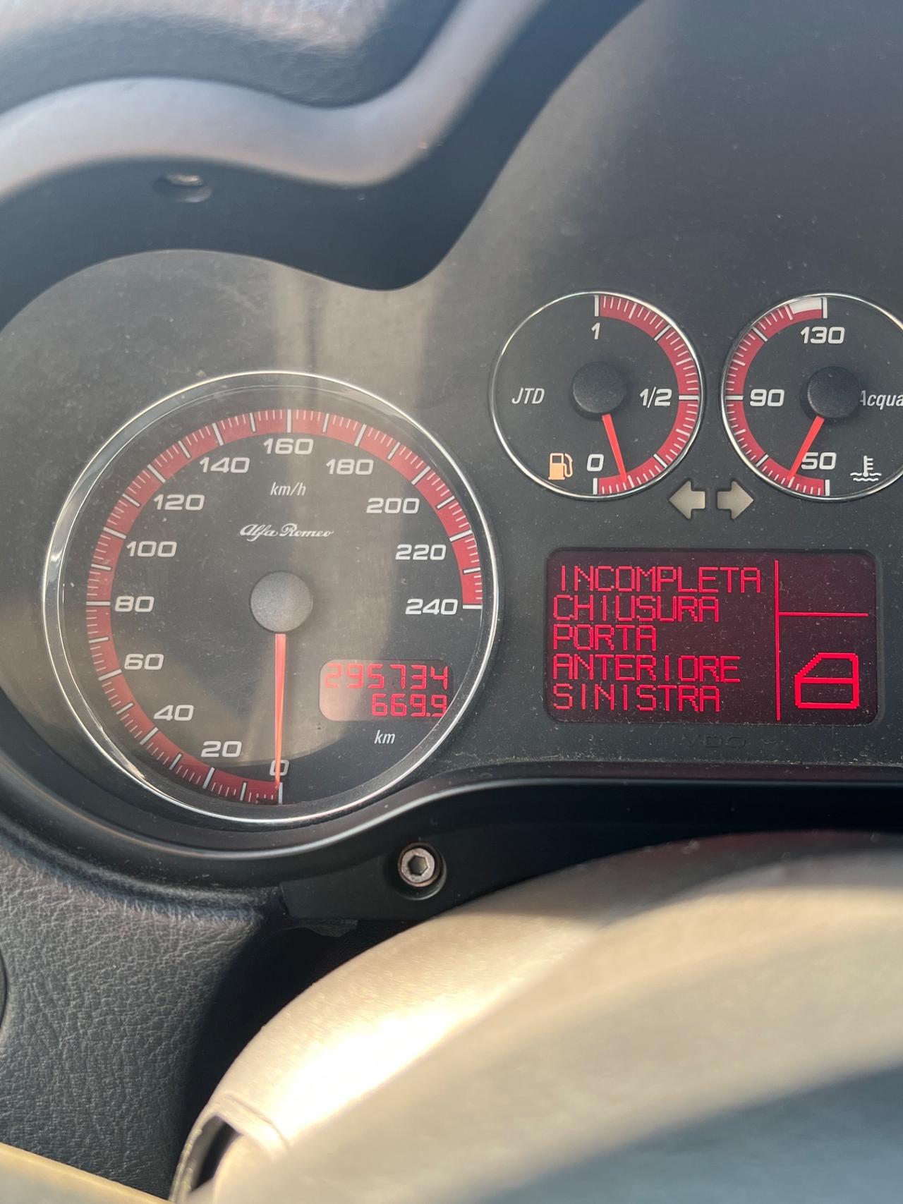 Alfa Romeo 147 1.9 JTD (120) 3 porte Black Line