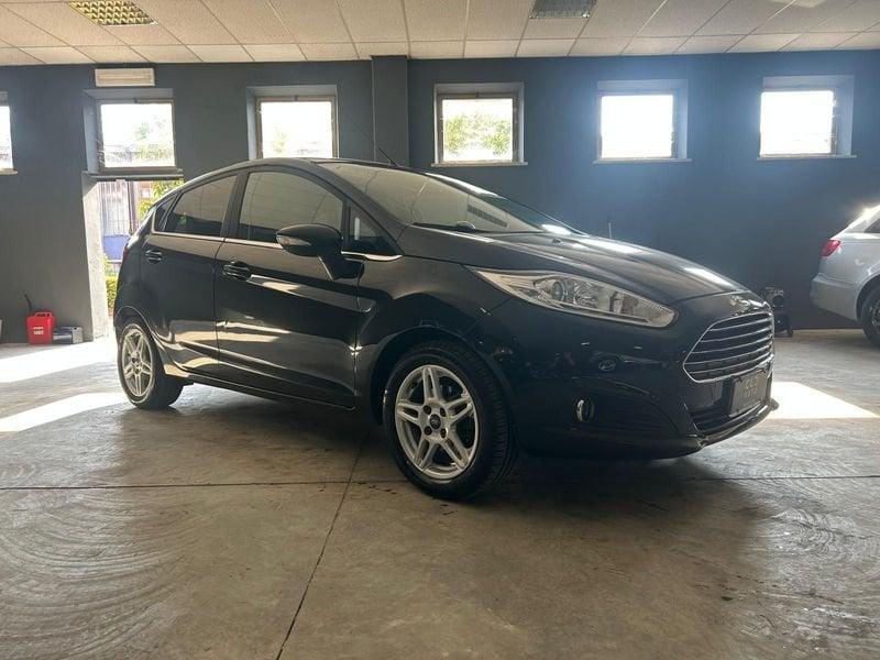 Ford Fiesta 1.5 TDCi 75CV 5P BLACK E WHITE EDITION