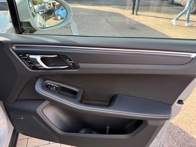 Porsche Macan 2.0 T/TETTO/SPORT CHRONO/PELLE TOTALE/MATRIX/