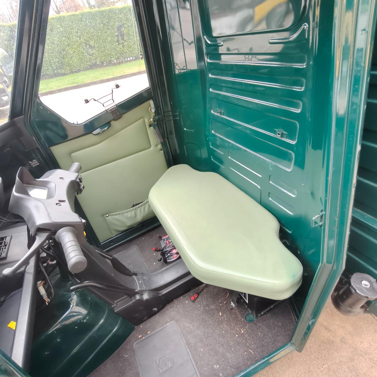 Piaggio Ape 50 con Cassone chiuso