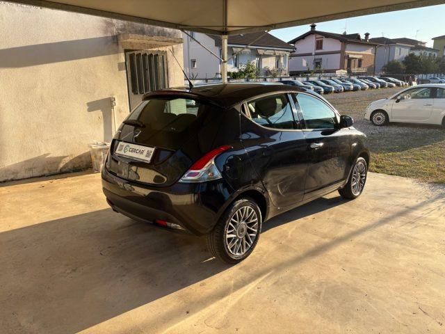 LANCIA Ypsilon 1.2 69 CV 5 porte Silver OK NEOPATENTATI