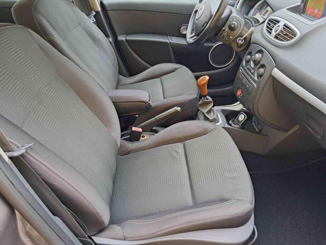 RENAULT Clio 1.2 16V 5 porte Luxe ok neopatentati