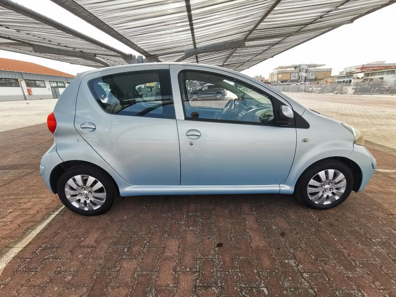 Toyota Aygo 1.0 12V VVT-i 5P. Sol autom