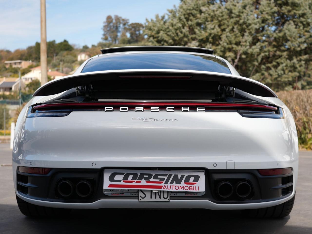 Porsche 911 Carrera 992 km 16000