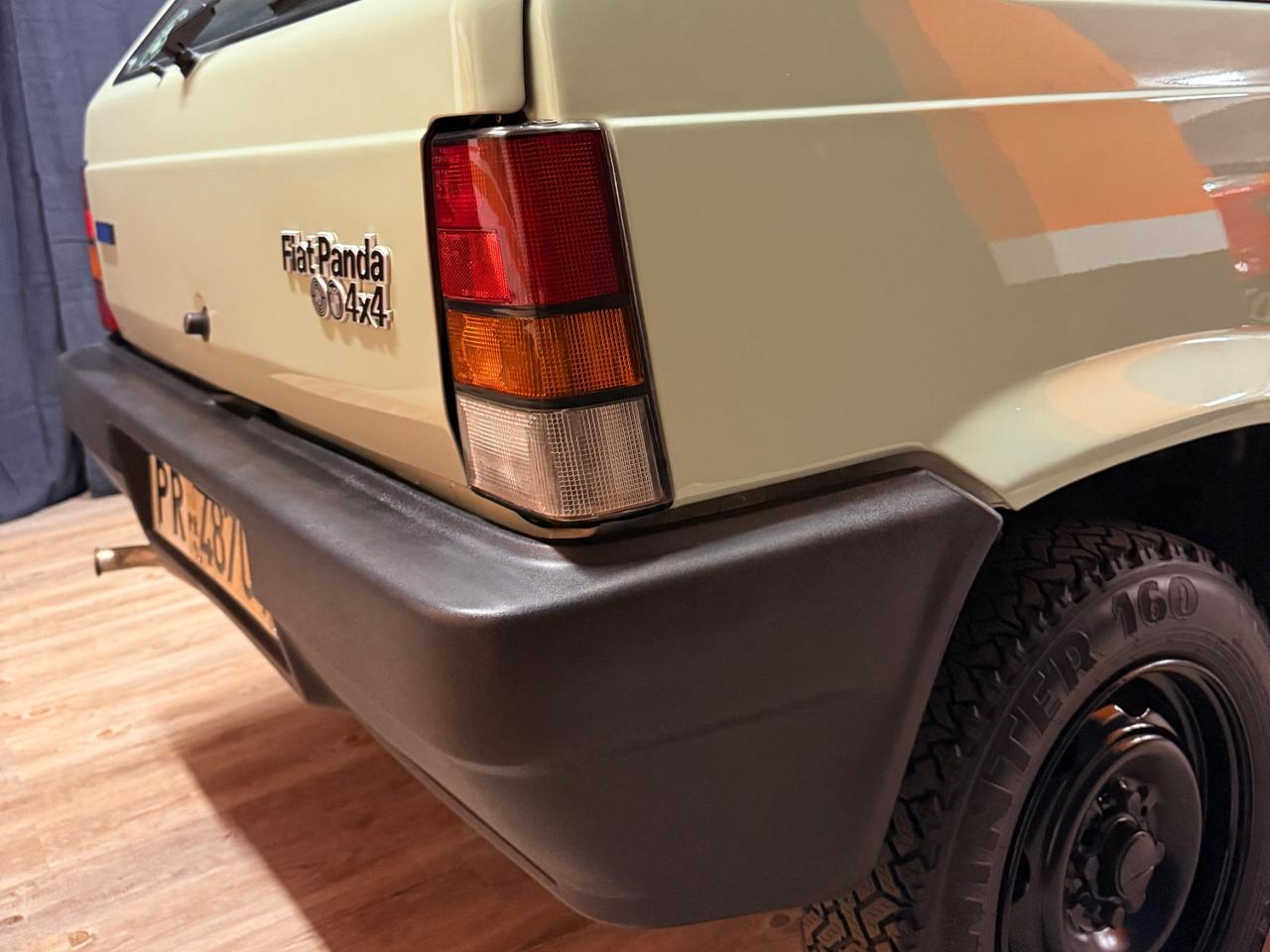 MERAVIGLIOSA PANDA 4 × 4 IN CONDIZIONI DA VETRINA ISCRITTA AS