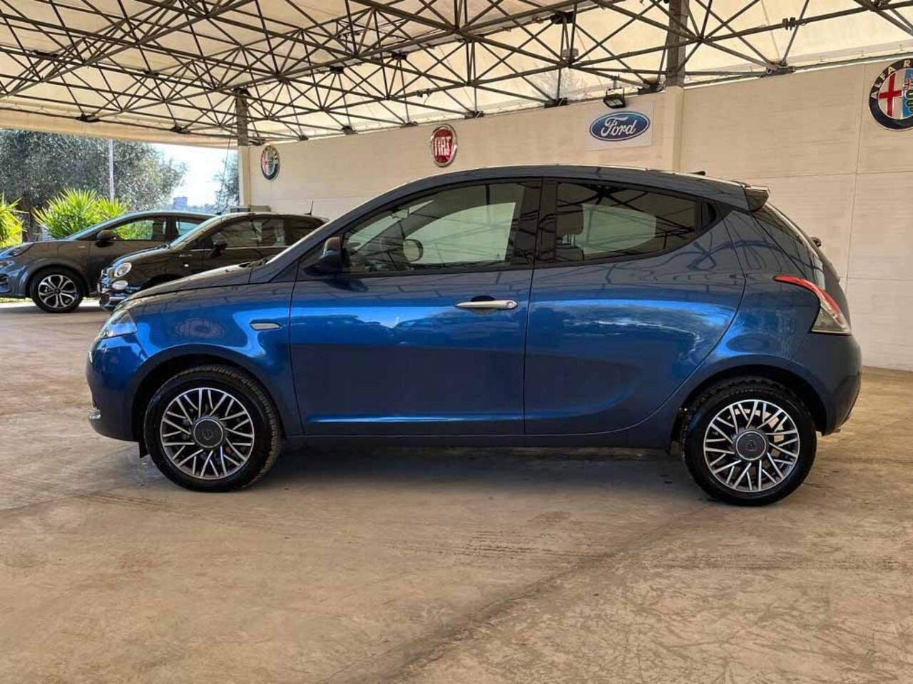 LANCIA Ypsilon III - Ypsilon 1.0 firefly hybrid Gold Plus s&s 70cv