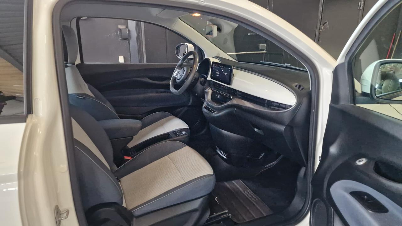 Fiat 500 500e Berlina 42 kWh La Prima