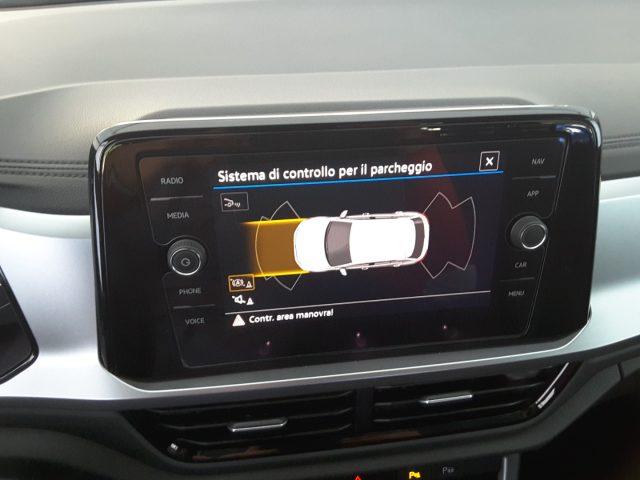 VOLKSWAGEN T-Roc 1.0 TSI 115cv Sport *solo 5.400 Km*