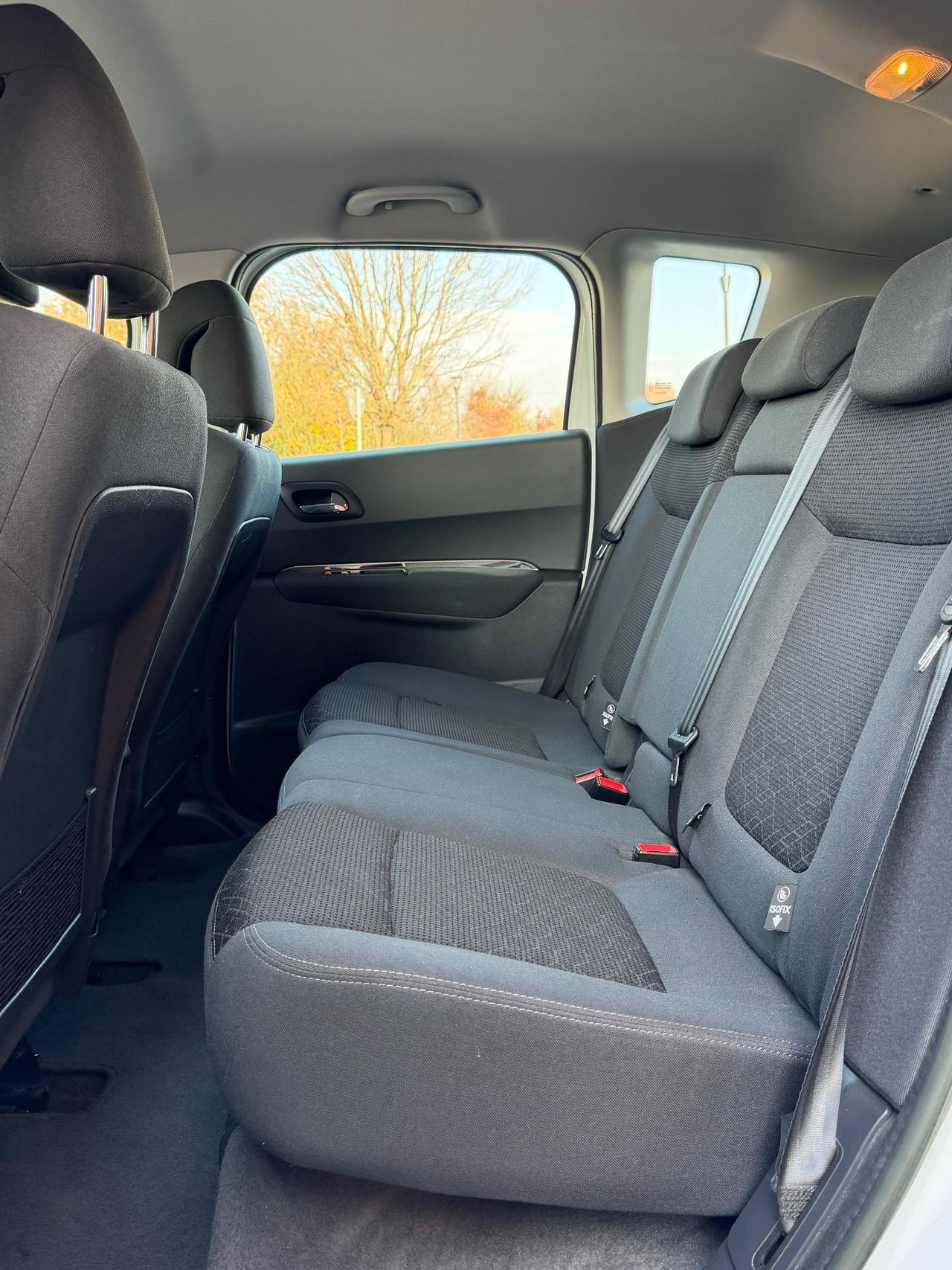 Peugeot 3008 1.6 HDi 115CV Business