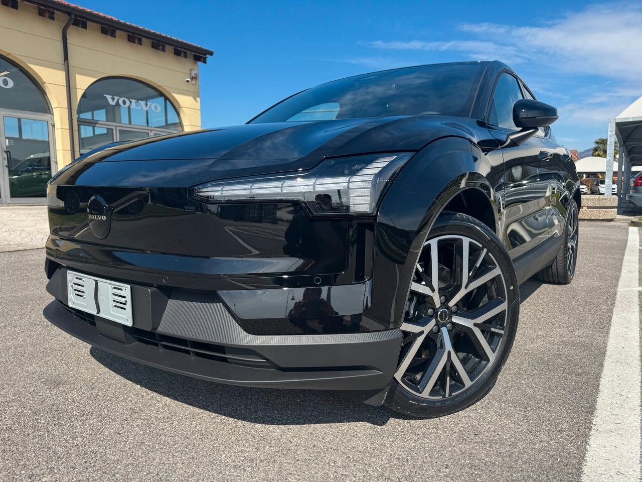 Volvo EX30 P5 Lond Range Electric RWD Plus Black Edition 272CV