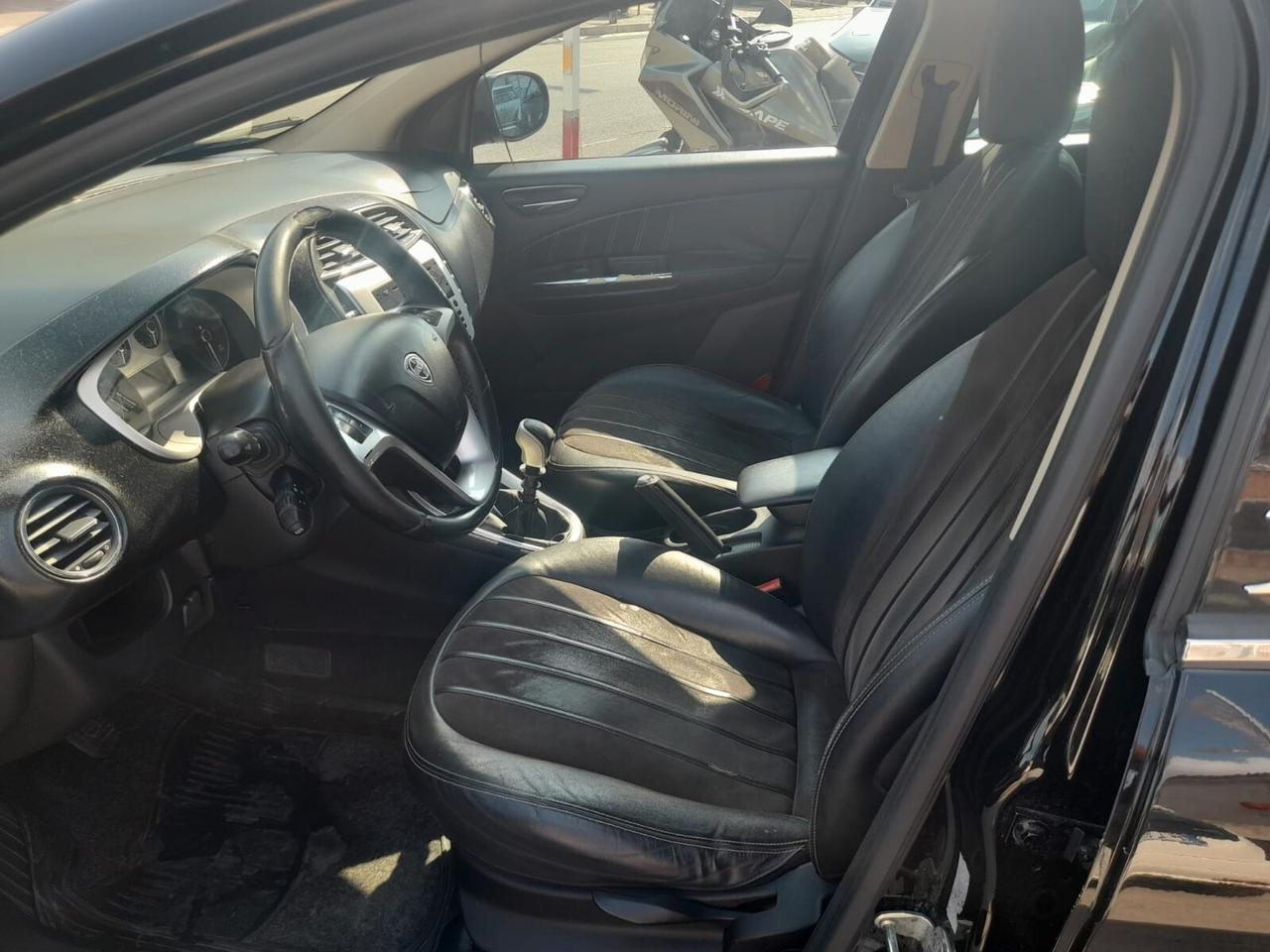 Lancia Delta 1.6cc diesel(PRIVATO)-2010