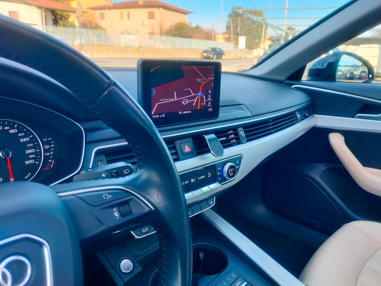 Audi A4 2.0 TDI 122 CV S tronic Sport TETTO PANORAMICO NEOPATENTATI