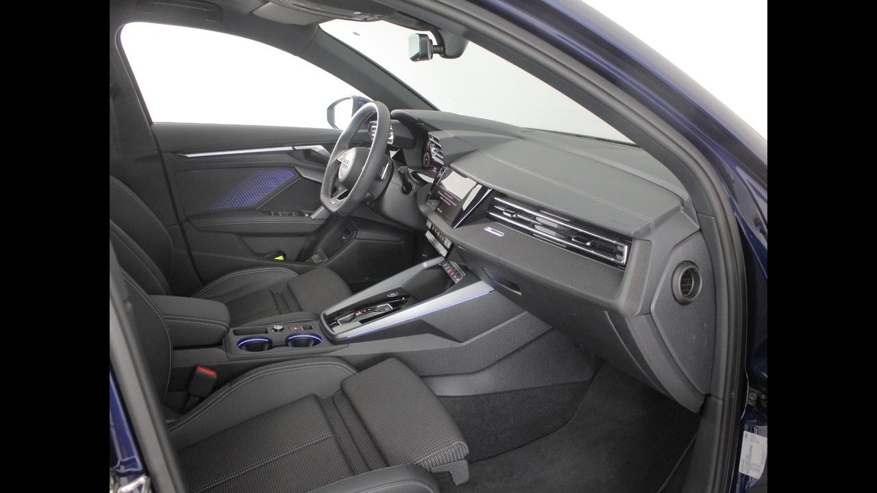 AUDI A3 IV 2024 allstreet - A3 allstreet 35 2.0 tdi Business s-tronic
