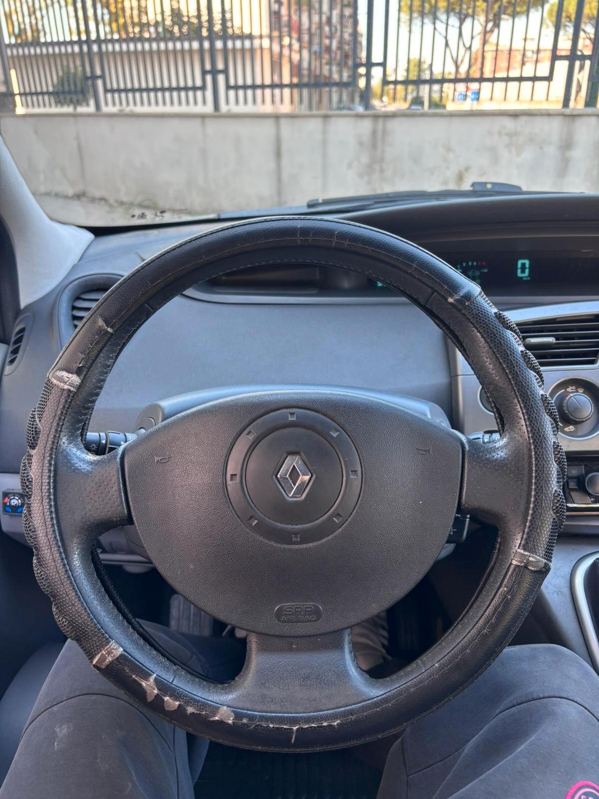 Renault Scenic 1.6 16V LUXE DYNAMIQUE