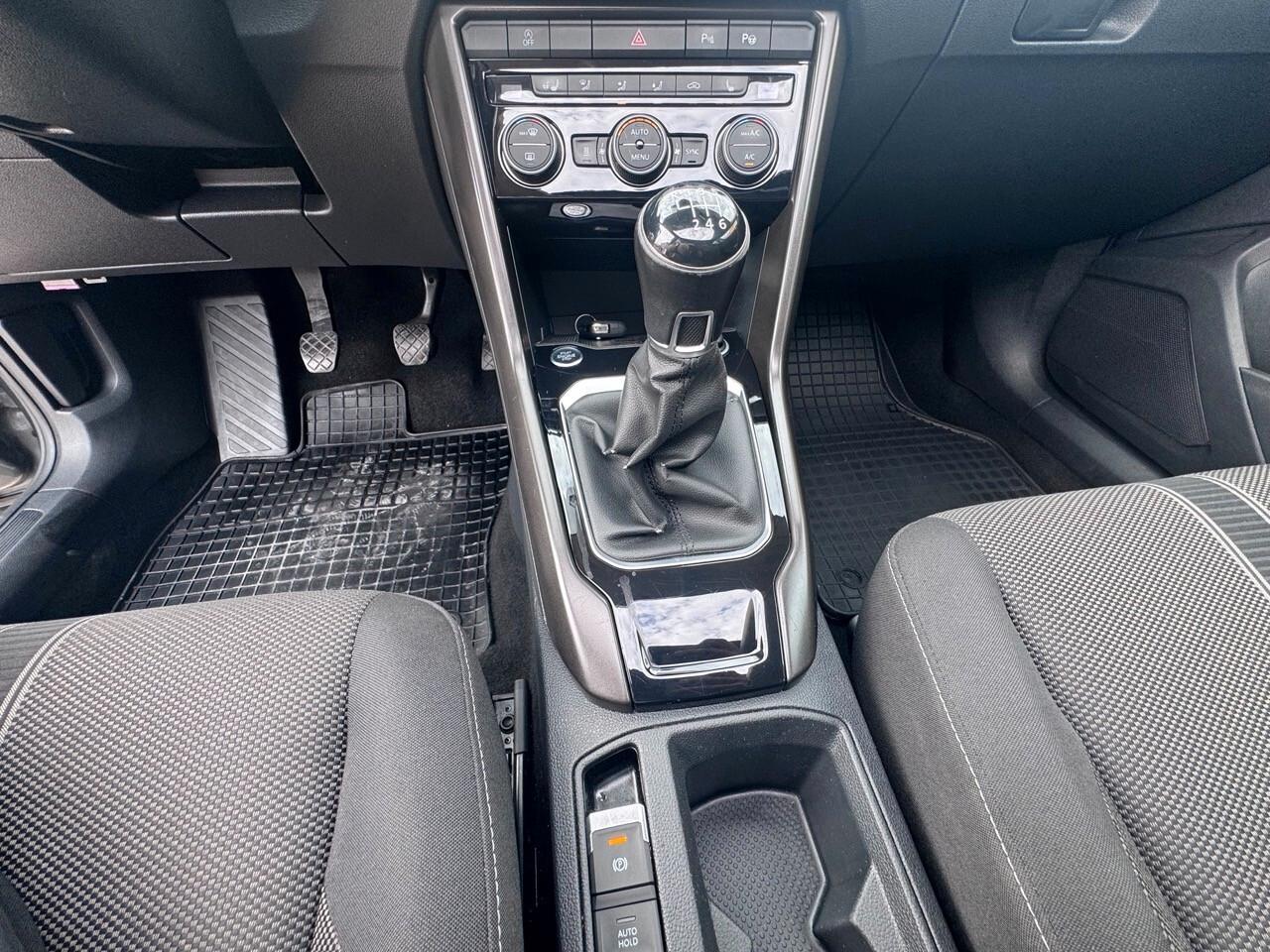 Volkswagen T-Roc 1.6 TDI 116CV R-LINE