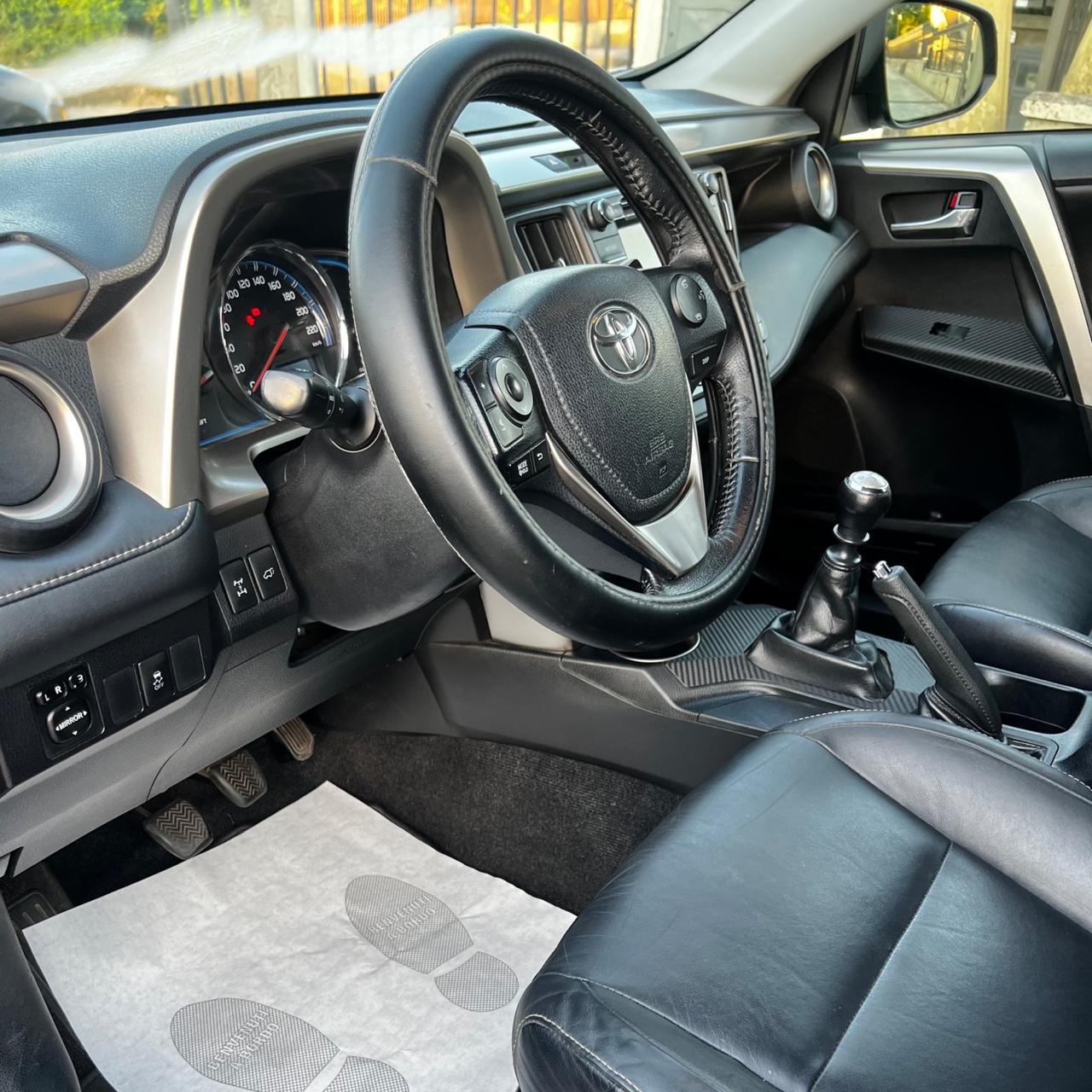 Toyota RAV 4 RAV4 2.0 D-4D 4WD Lounge, UNICO PROPRIETARIO, KM CERTIFICATI TOYOTA