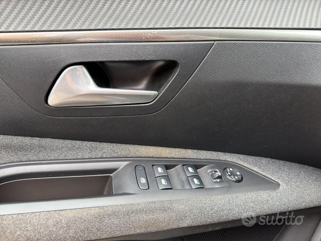 Peugeot 3008 1.5 HDi 130cv EAT8 ACTIVE LED/KEYLESS