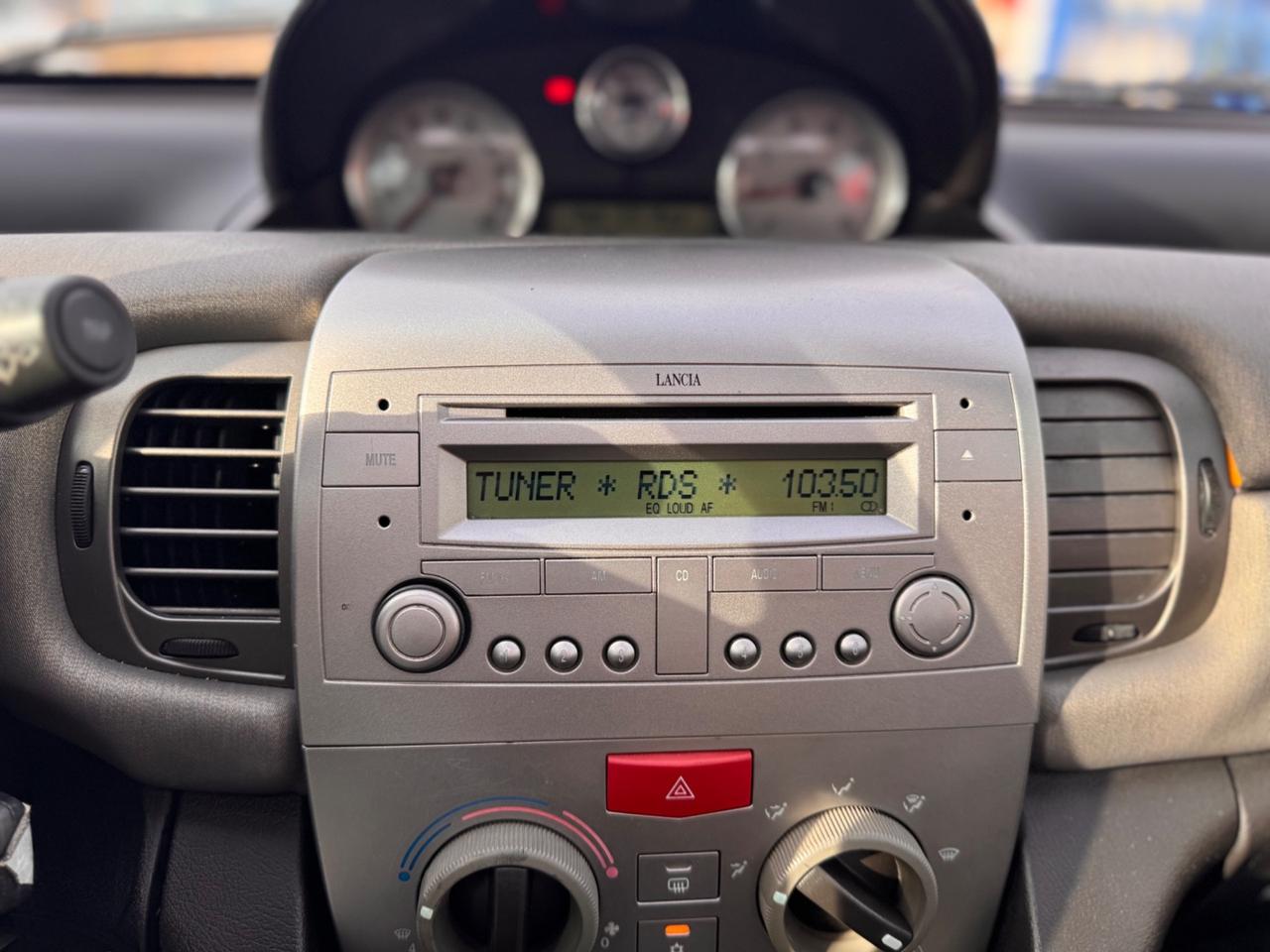 Lancia Ypsilon 1.3 MJT “TETTO APRIBILE”