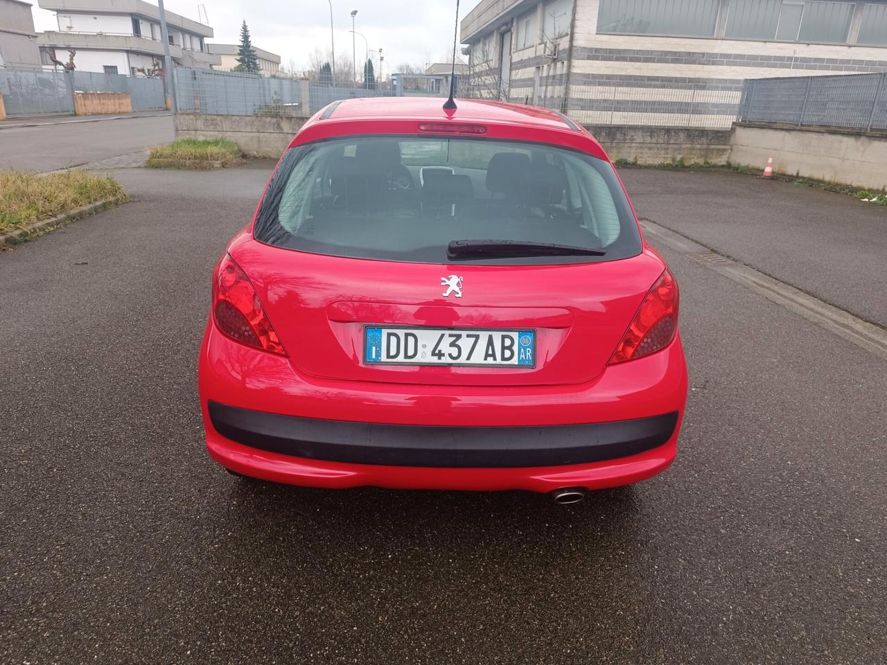 Peugeot 207 1.6 benzina SOLAMENTE 95.000 KM