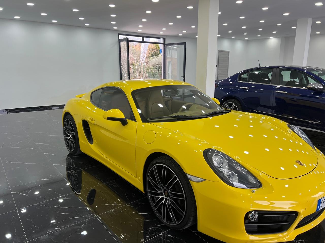 Porsche Cayman 2.7