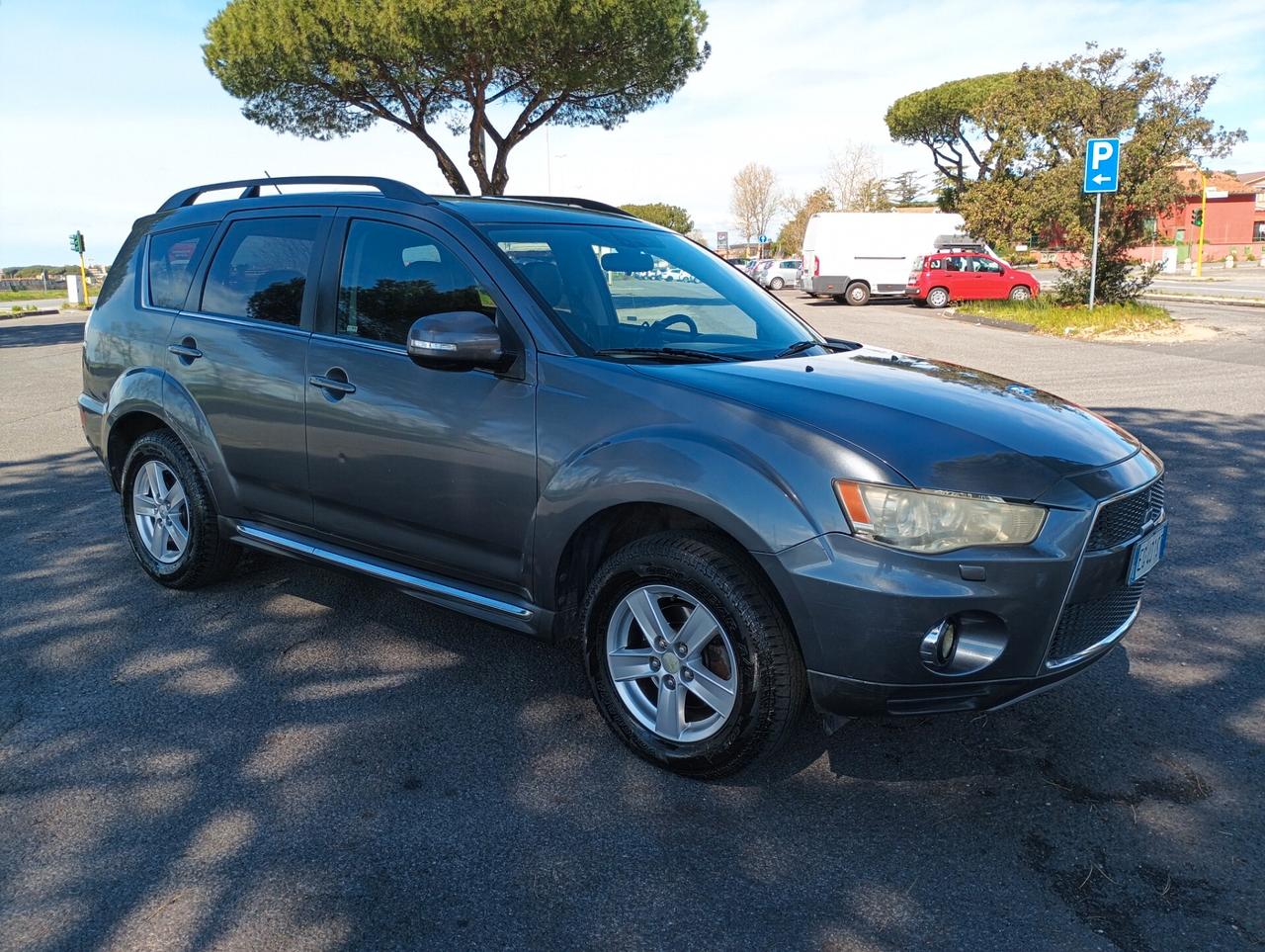 Mitsubishi Outlander 2.2 DI-D TC-SST Intense DPF 7 posti
