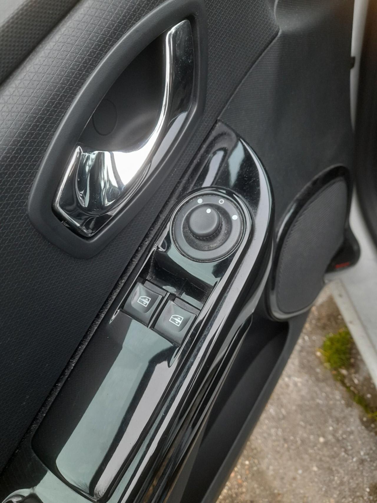 Renault Clio 1.5 dCi 8V 75CV