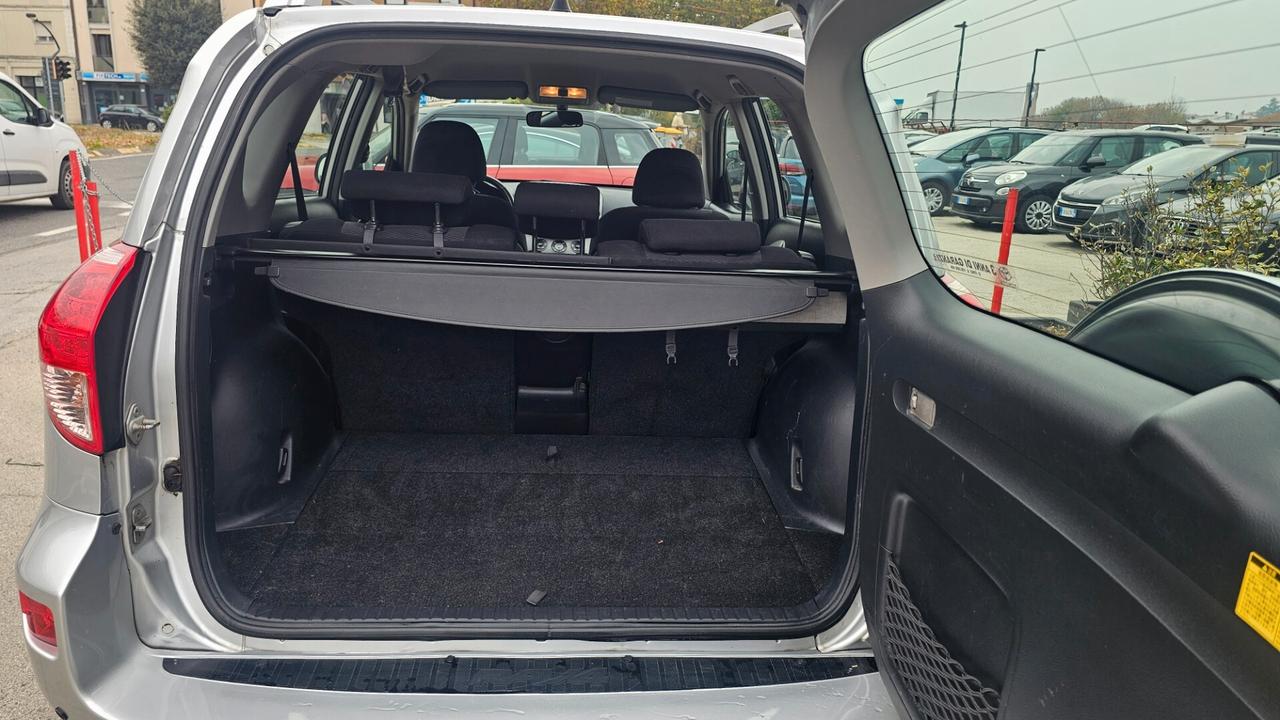 Toyota RAV 4 RAV4 2.2 D-4D 136 CV Luxury