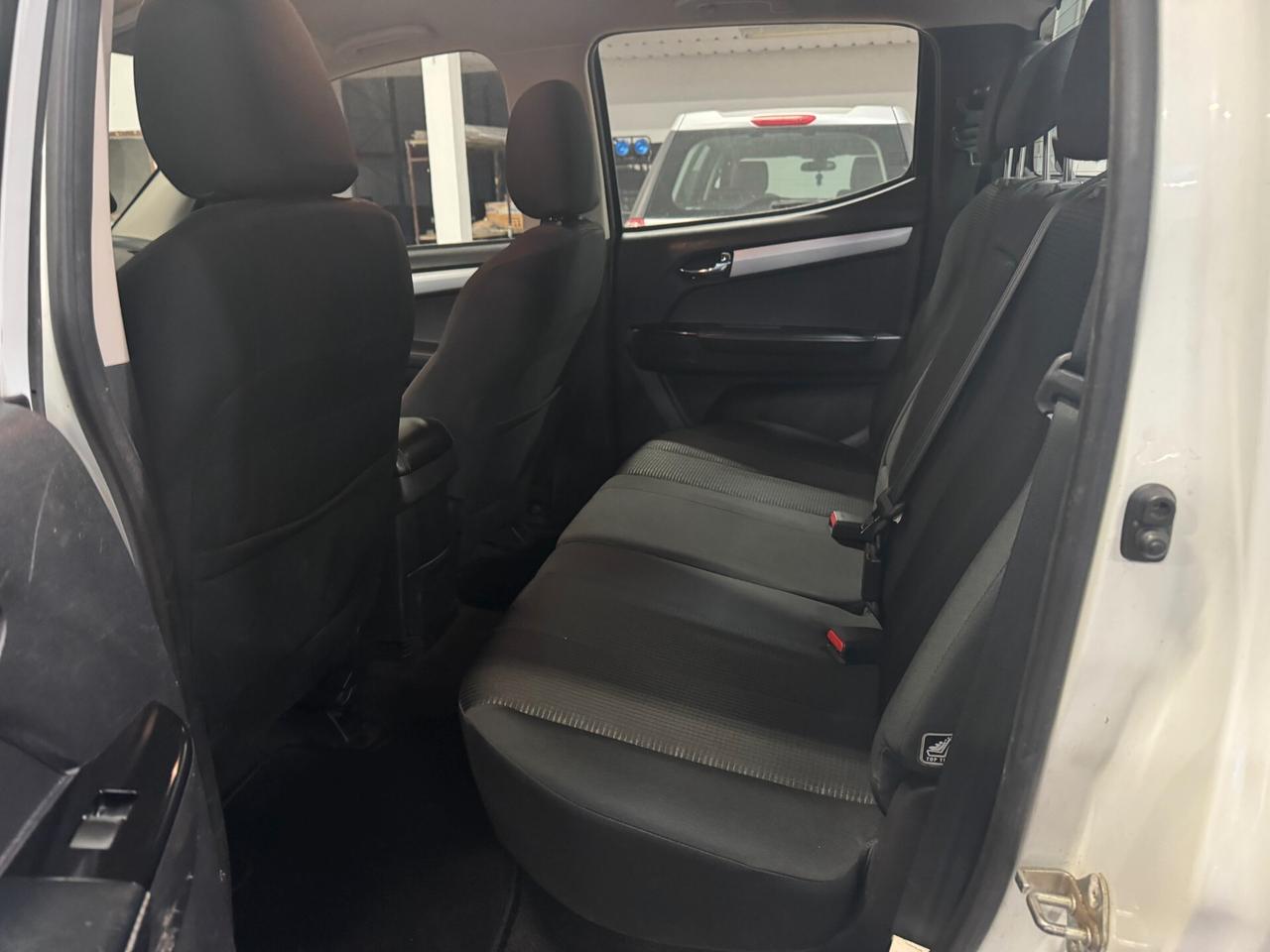 Isuzu D-Max 1.9 Crew Cab Solar 4WD A/C