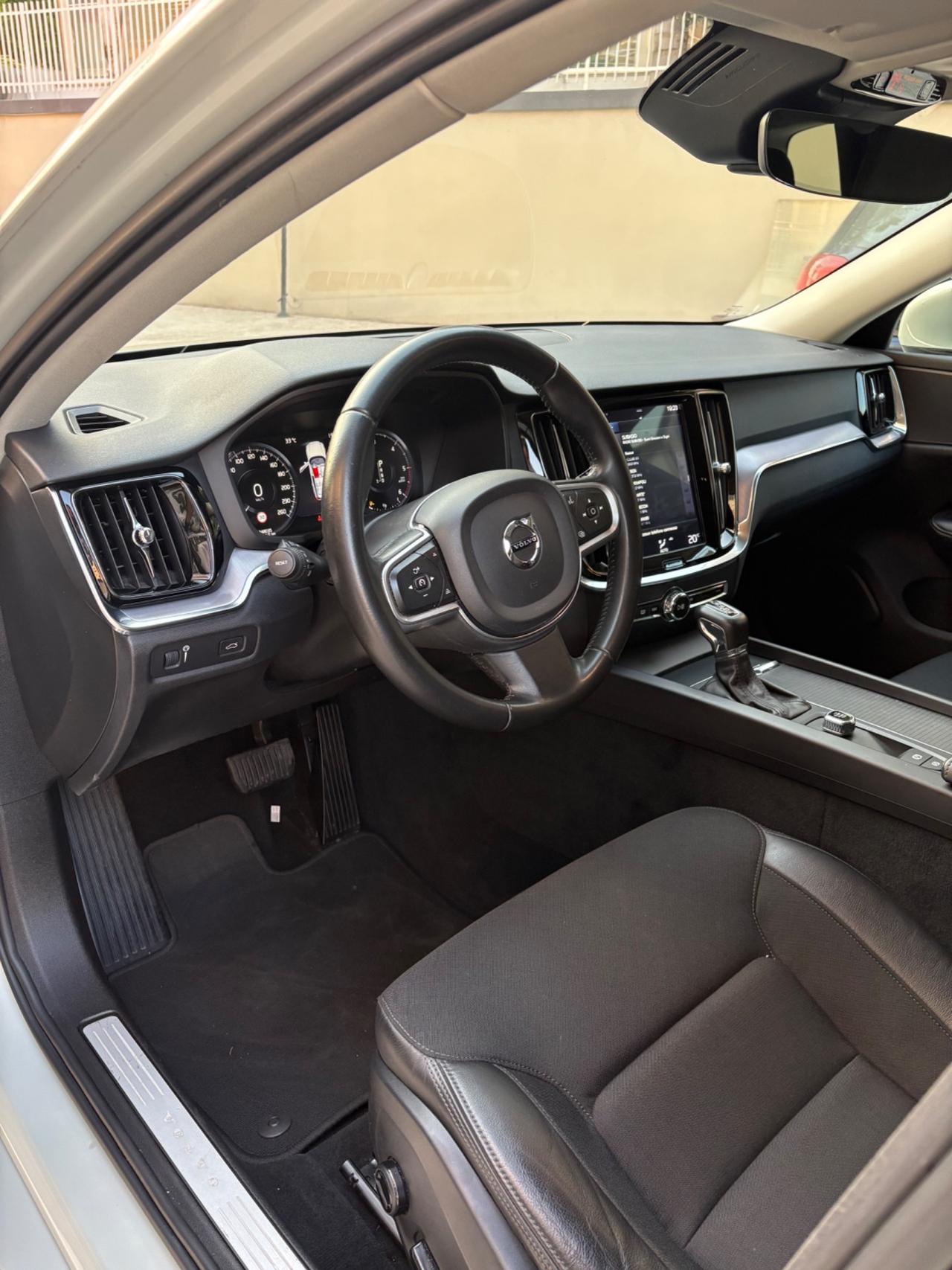 Volvo V60 D4 190cv virtual cockpit automatico