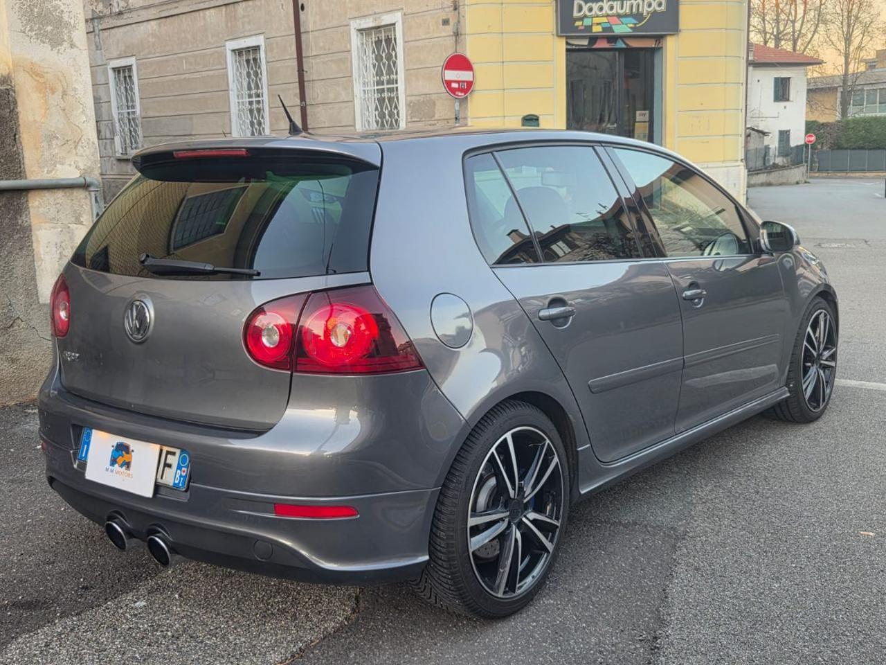 VOLKSWAGEN Golf 3.2 VR6 4mot. 5p. R32