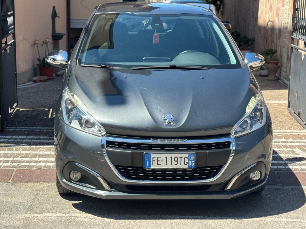 Peugeot 208 PureTech 82 5 porte Allure