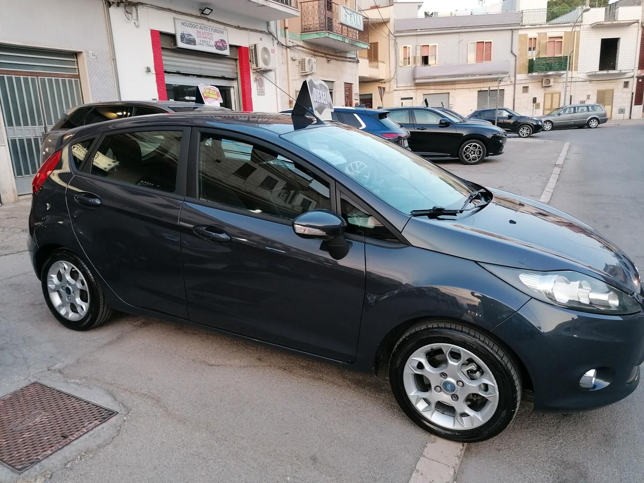 Ford Fiesta Ikon 1.4 TDCi 70CV 5 porte