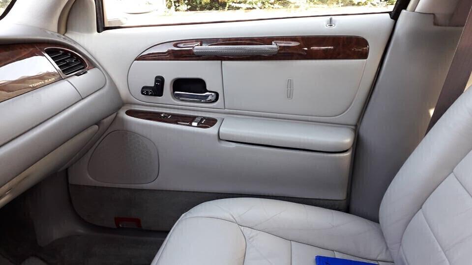 Altro Seleziona LINCOLN TOWN CAR