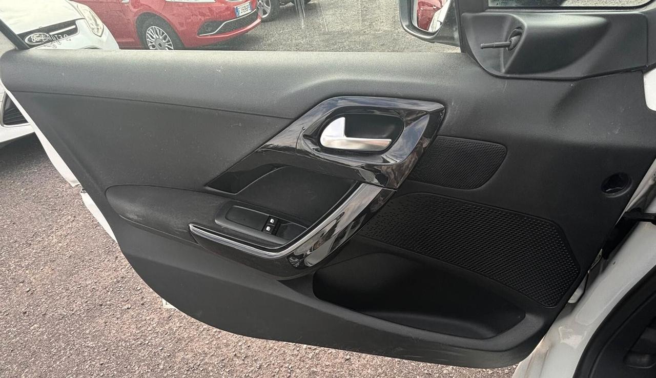 Peugeot 208 1.4 HDi 68 CV 5 porte Active