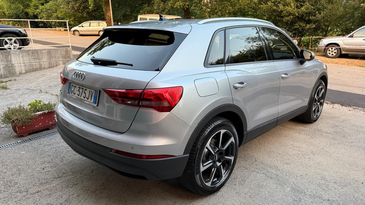 Audi Q3 35 TDI S tronic Business Advanced