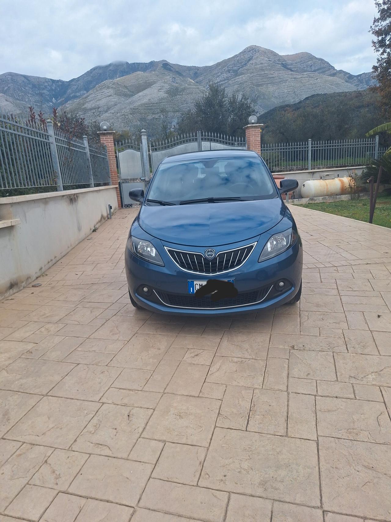 Lancia Ypsilon 1.0 FireFly 5 porte S&S Hybryd Gold