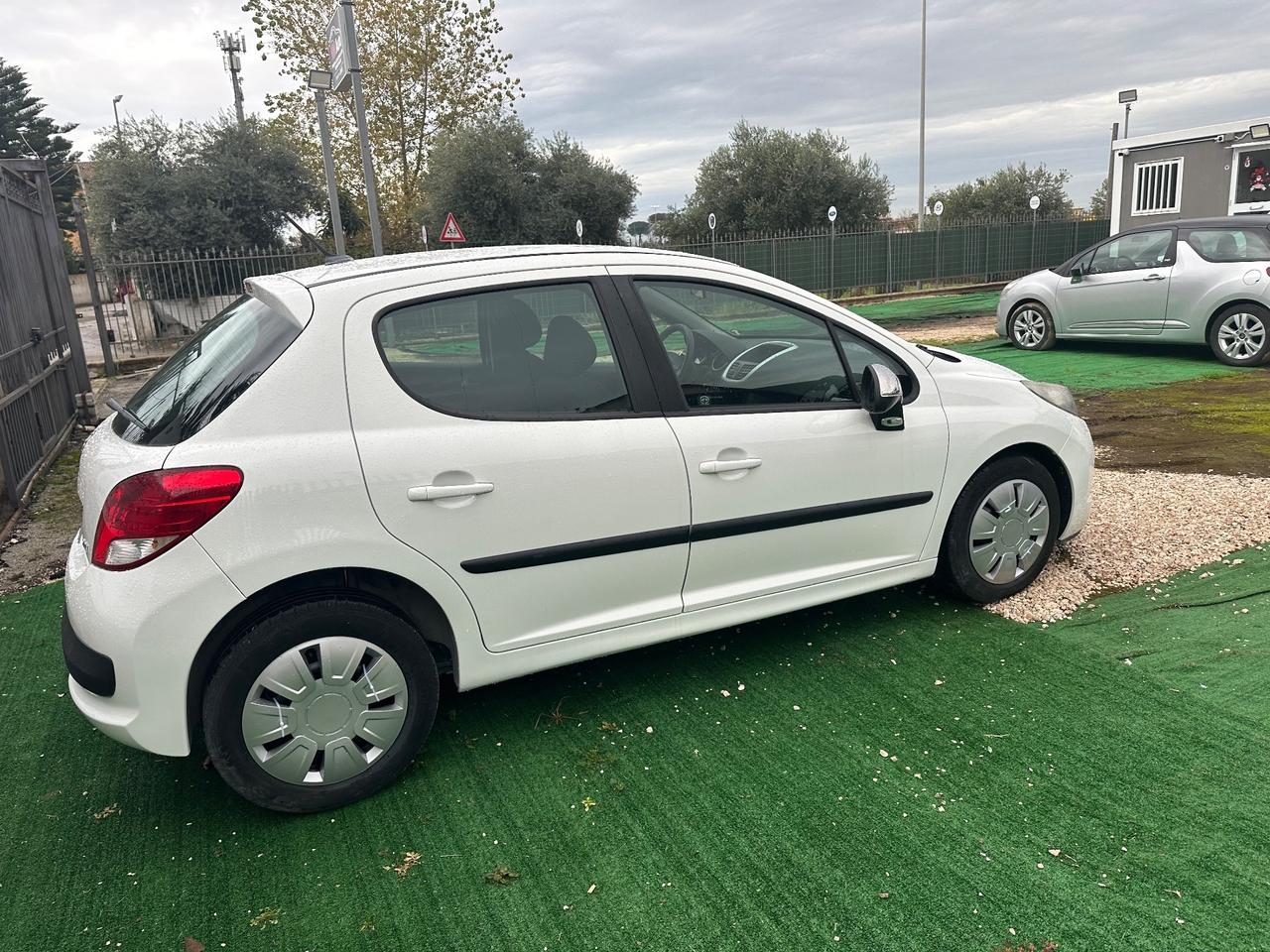 Peugeot 207 1.4 8V 75CV 5p. GPL 2010