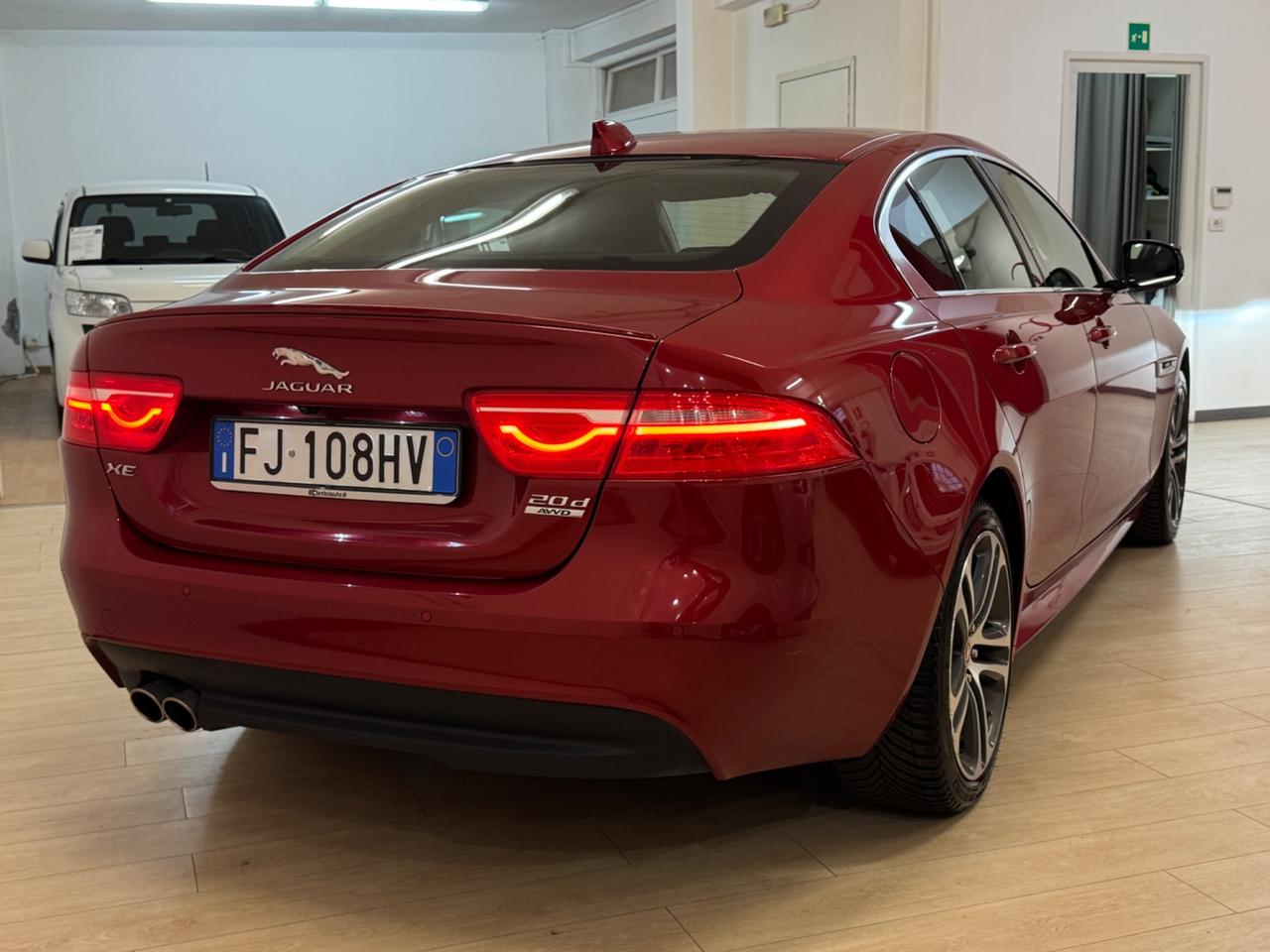 Jaguar XE 2.0 D Turbo 180 CV AWD aut. R-Sport Garantita Permute