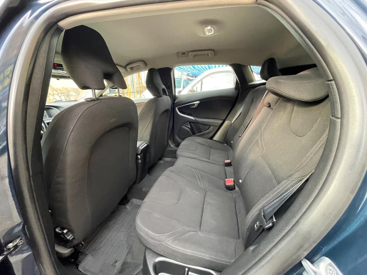 Volvo V40 Cross Country D2 1.6 Momentum