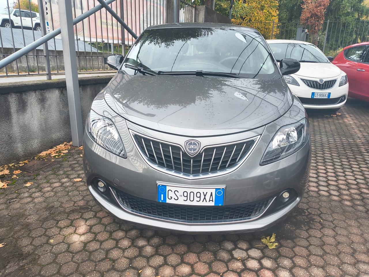 Lancia Ypsilon 1.0 FireFly 5 porte S&S Hybrid Platino