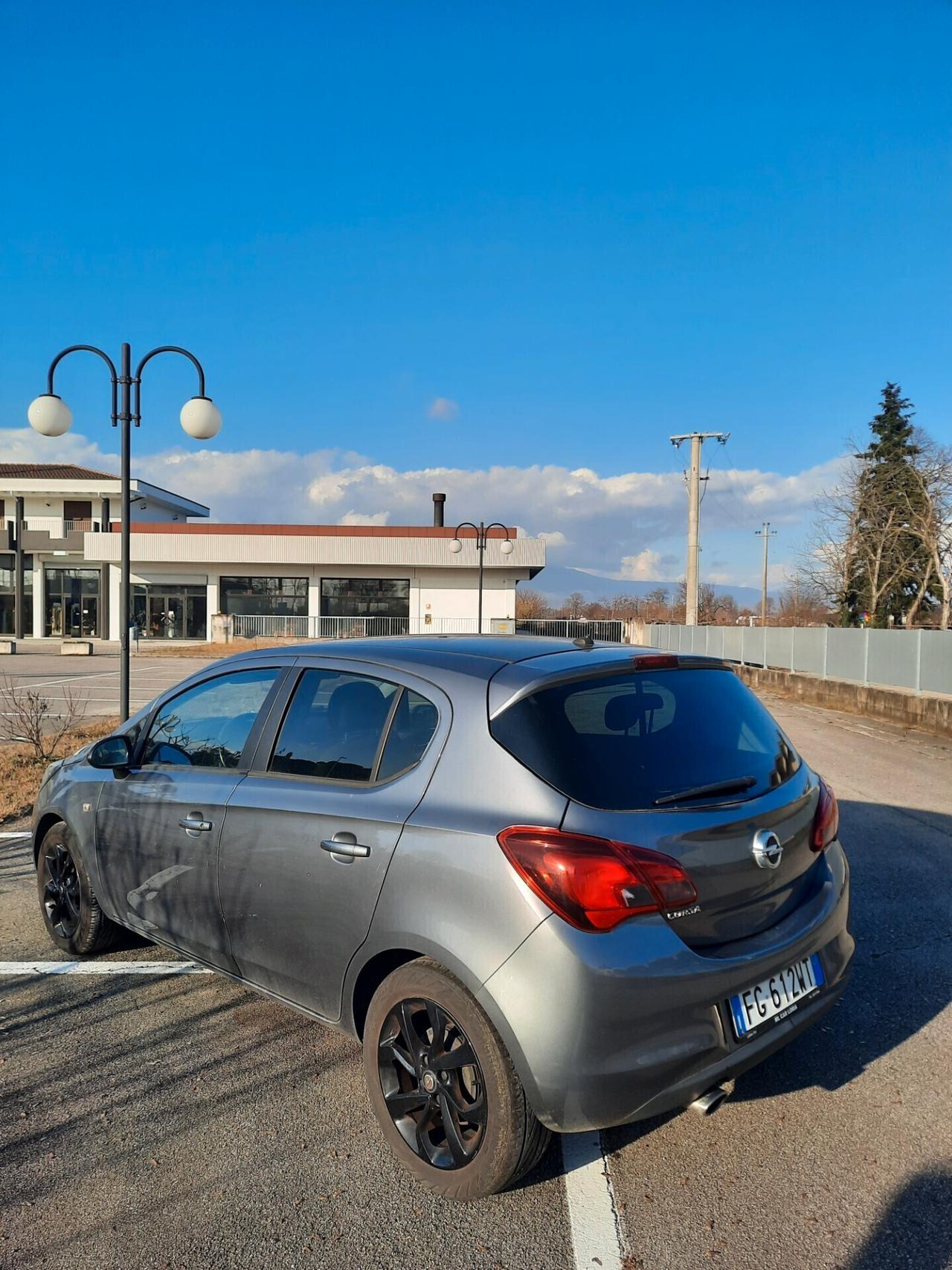 Opel Corsa 1.4 90CV GPL 5 porte b-Color Ok Neopatentati