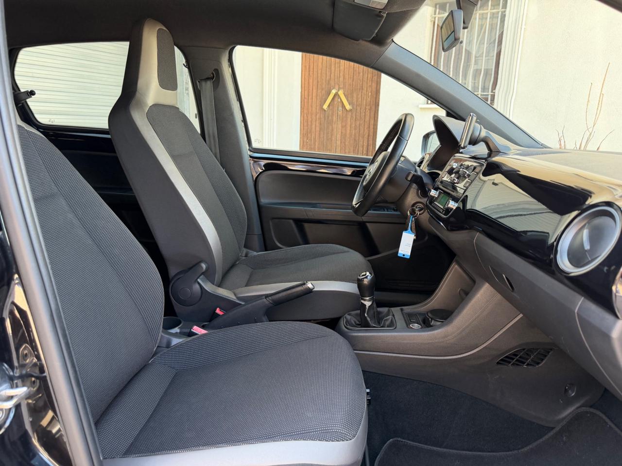 Volkswagen up! 1.0 METANO 2015