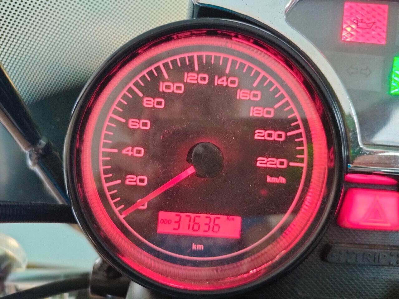 Moto Guzzi Nevada 750 Classic: una custom iconica