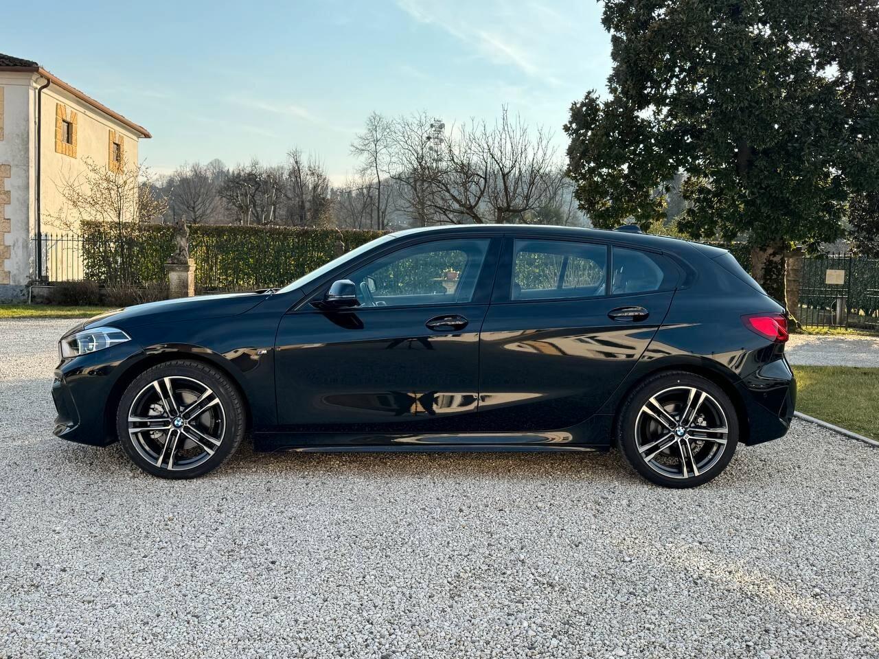 Bmw 118 118d 5p. Msport