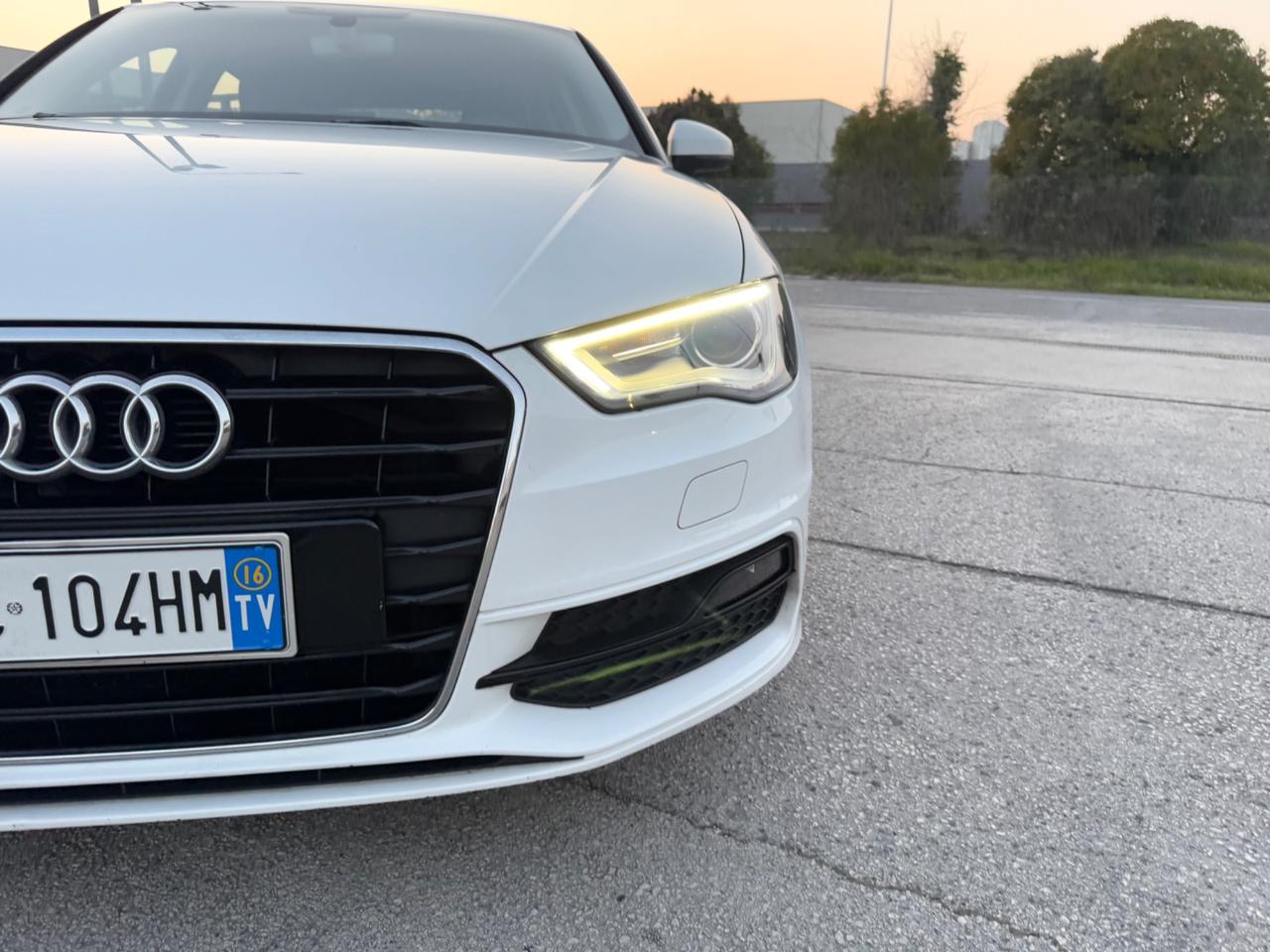 AUDI A3 Sportback 1.6 Tdi Admired S-LINE-Led Navi
