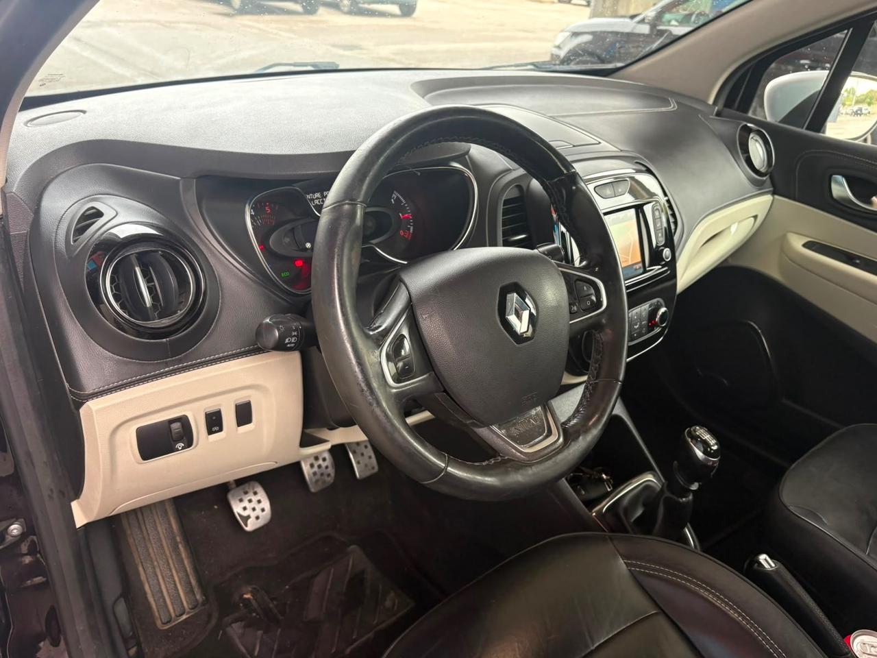 Renault Captur dCi 8V 110 CV Start&Stop Energy Initiale Paris