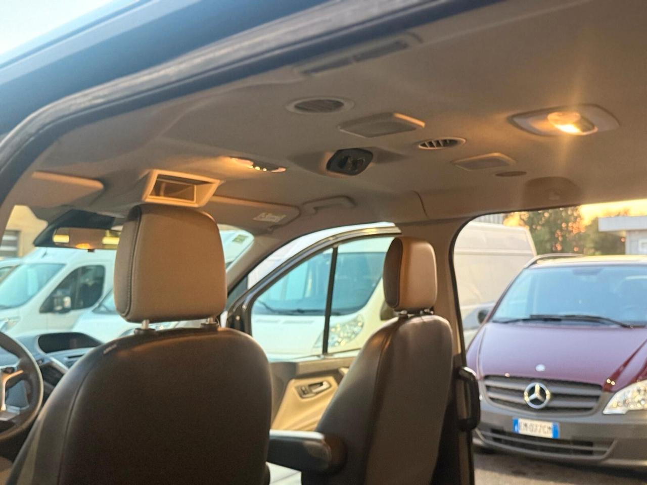 Ford Tourneo Custom 310 2.0 TDCi 170CV automatico 9 posti